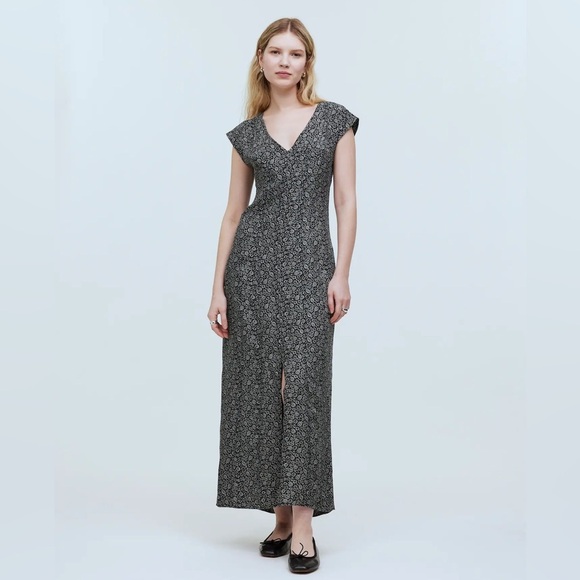 Madewell Cap-Sleeve V-Neck Midi Dress in Floral Cupro-Blend Size: 2, NWT - Picture 1 of 12
